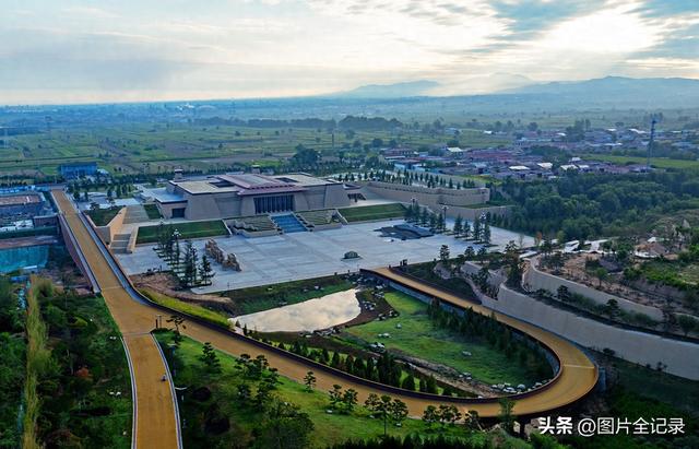 山西襄汾：陶寺遗址博物馆秋景迷人