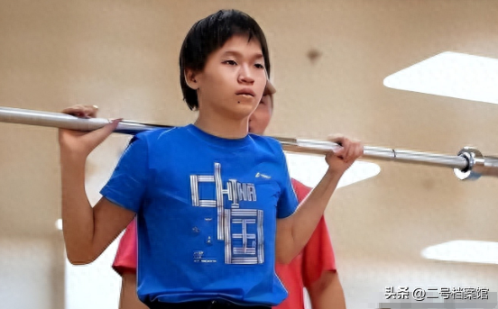 可怜天下父母心，全妈不敢给全红婵打电话，全爸评论一针见血