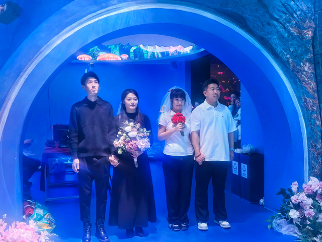 梦幻国度海底（爱在尔滨 浪漫随心证海底隧道特色颁证礼举行）