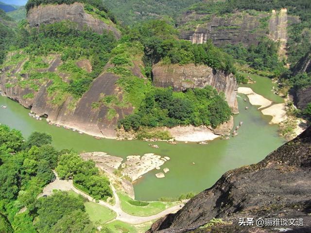 亿万年雕琢的红色奇观，中国八大世界遗产丹霞地貌，应该怎么游？