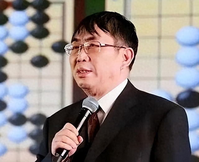 聂卫平去世不到一天，小23岁妻子身份曝光	，原来她才是人间清醒