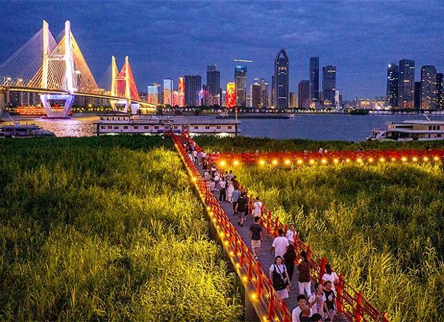 全国最大的江滩公园为何建在武汉？武汉拥有主观客观两方面的需求