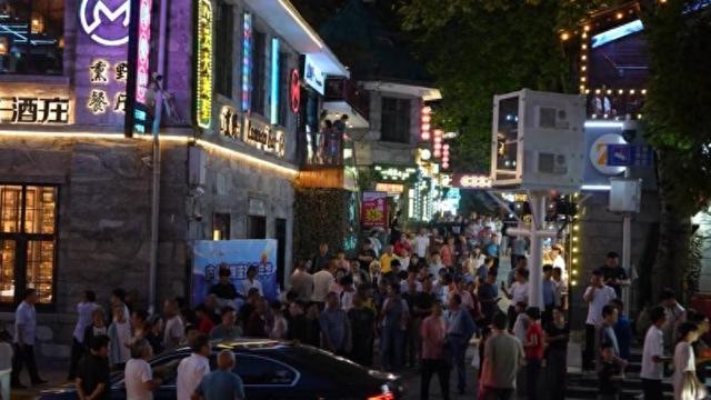 江西九江：庐山7月迎客流高峰 核心景区闸机客流量152.84万人次