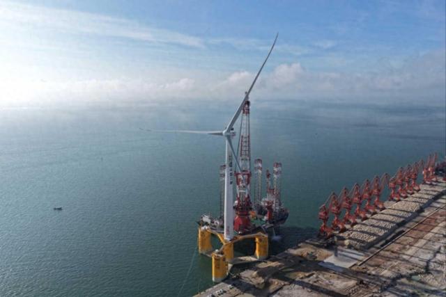 中国建造世界最大漂浮式风力涡轮机，叶片面积达7个足球场，