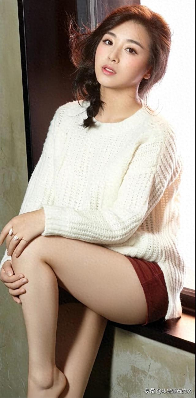 张含韵的奶欲更勾人	，36岁依旧童颜，身材却饱满成熟韵味满满