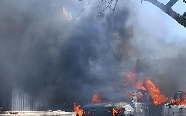 死伤不明！美军再次不宣而战，20架战机投下近百炸弹