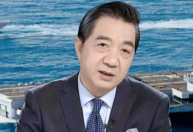 张召忠：美国就算一动不动	，中国20年也追不上，中美差距那么大？