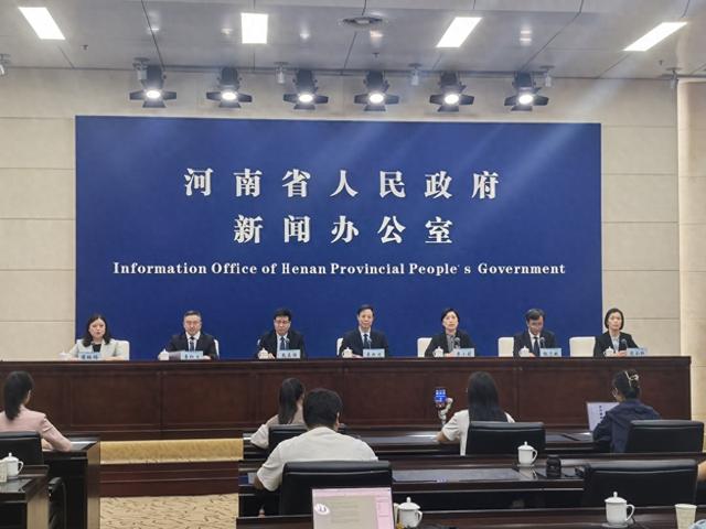 第十二届中原文博会举办期间，鹤壁全市A级旅游景区对外地游客免门票、住宿打7折