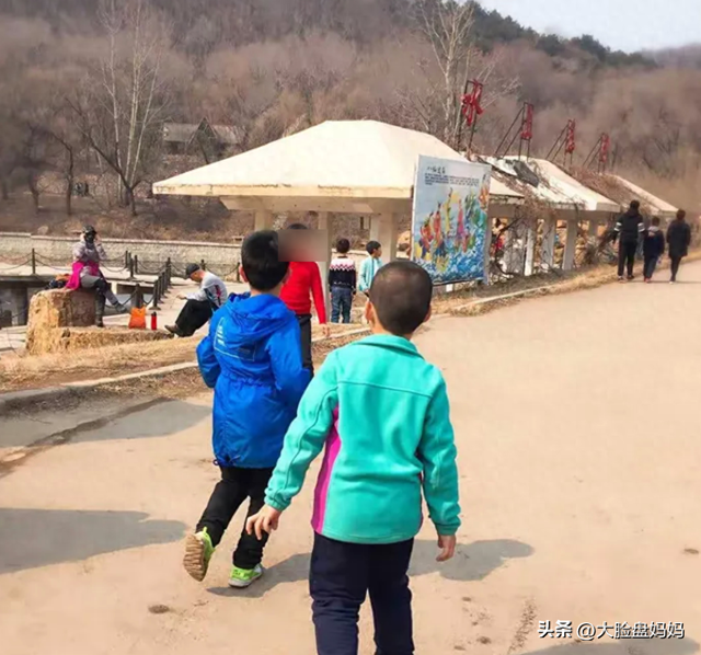 假期带孩子外出徒步，会有三个收获，在家的孩子根本享受不到