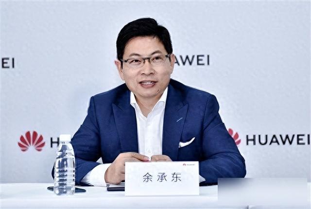 华为手机跌入深渊，美国制裁断供芯片，国产逆袭能否续命？