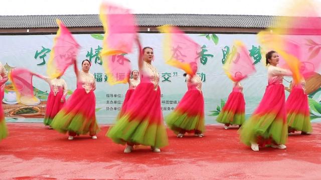 以茶为媒！这场在锦华牛街的文化盛宴，太暖了!