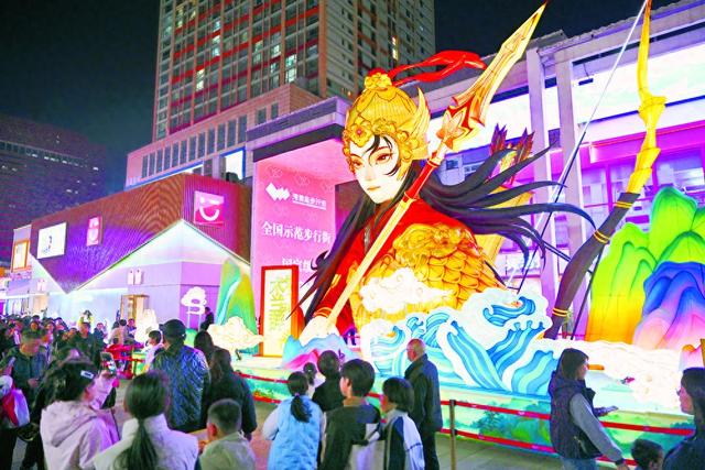 第三届湾里庙灯会启幕