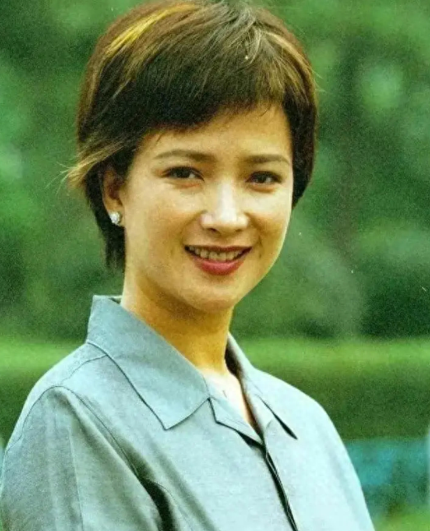 告别仪式当天，何晴生前担心的事还是发生，许亚军的话有人信了