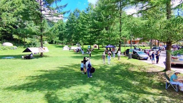 四川朝天：清凉生态引客来 避暑游持续升温