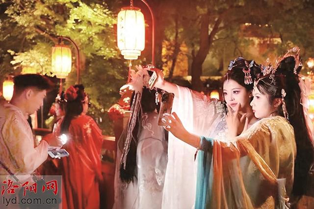 洛阳：串联多元消费场景 “小票根”成“金钥匙”