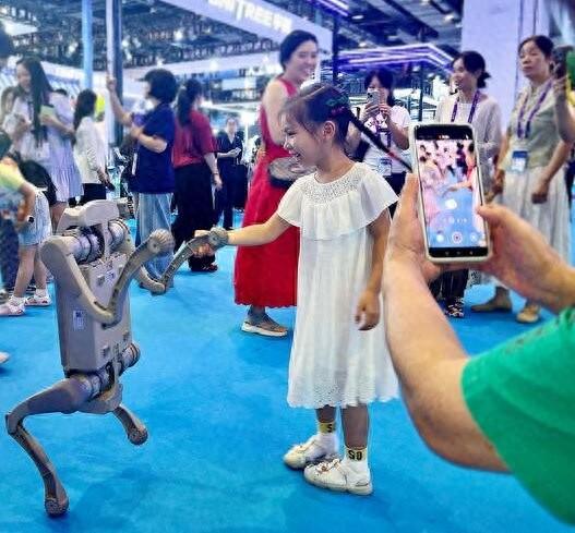 东博会手记：那些握了又握的手