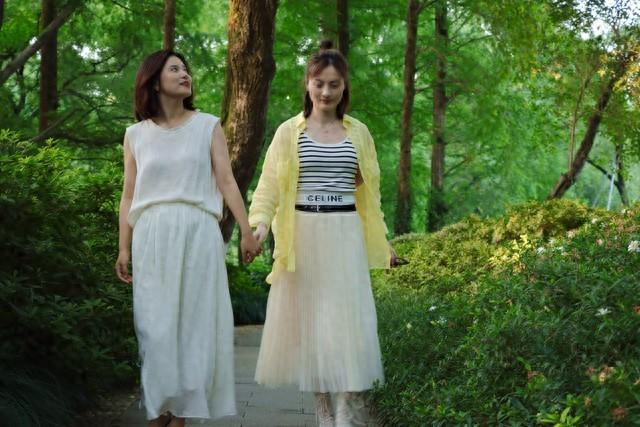 超生阴影下的大乔小乔：《许我耀眼》原著的女性困境