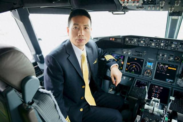 金鹏航空飞行员梁宝池：从军营到民航，他将忠诚与担当书写在蓝天