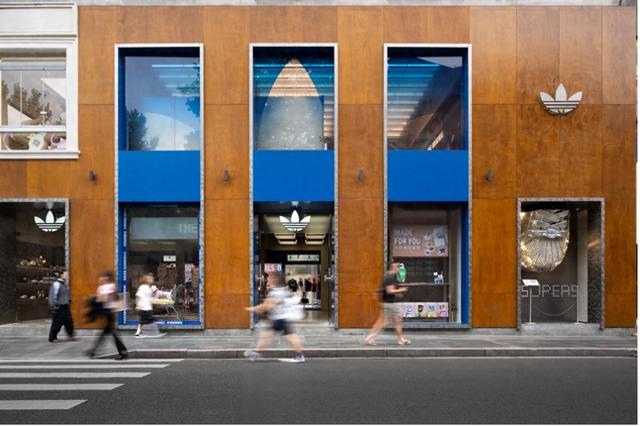阿迪达斯是哪个国家的品牌（阿迪达斯三叶草旗舰店正式开业）