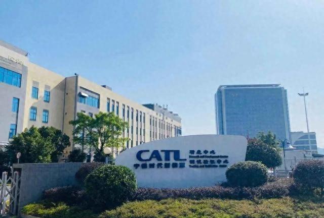 固态电池破局！车企集体弃宁德	，电池格局大洗牌