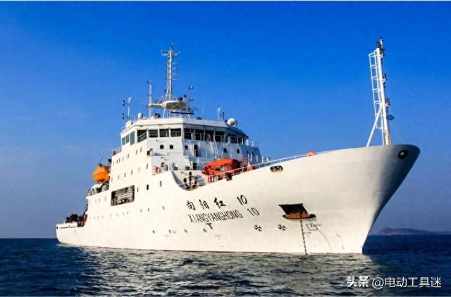 向阳红10号开进黄岩岛潟湖口，与“填海造岛”无关，意义却更重大