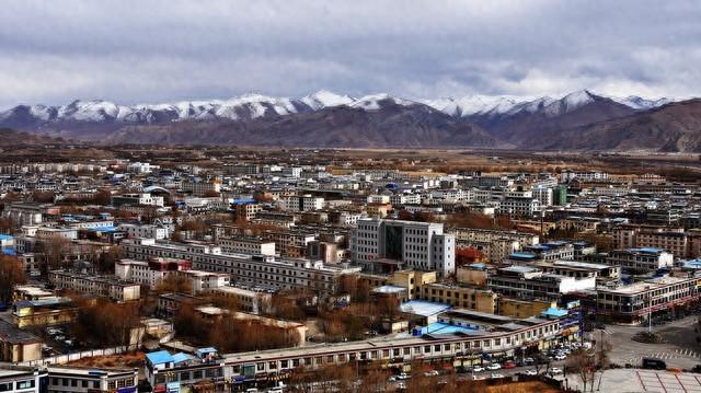 走进天祝：庄浪河畔的藏地风情画卷。