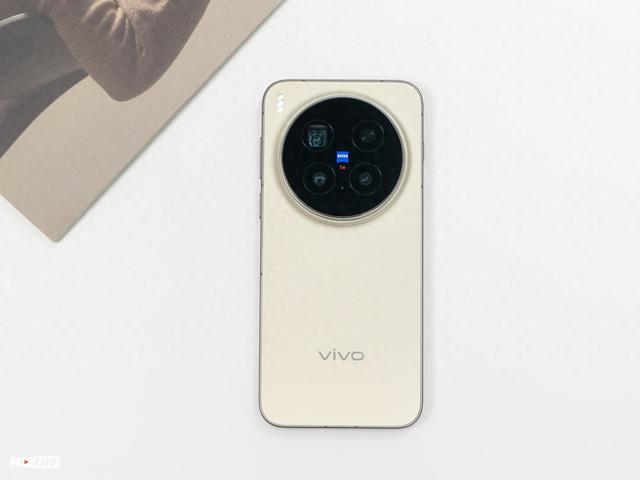 vivo X300 Pro图赏：外观审美在线，影像依旧霸道