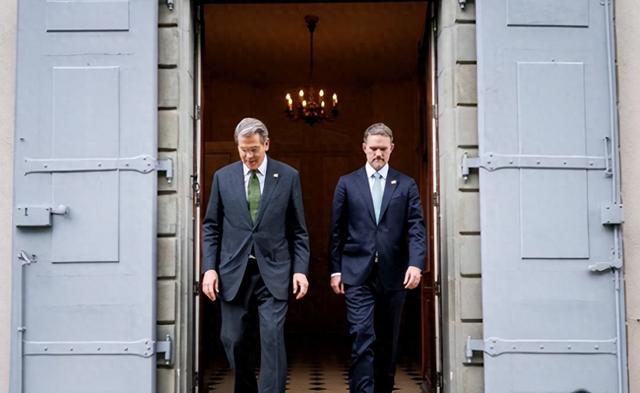 刚挂掉中方电话，四国赴东京密谋开会，为了对付中国？高市早苗搬来“救兵”，或断供光刻胶