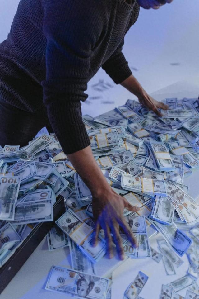 为防Meta挖人，OpenAI向所有员工提供超千万奖金，包括新入职者