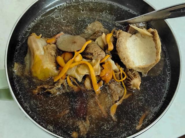 花胶清补凉鸡汤的做法大全 2026年花胶清补凉鸡汤的作用 花胶清补凉鸡汤的做法大全 2026年花胶清补凉鸡汤的作用