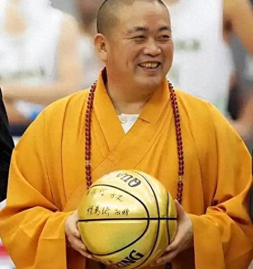 多名情妇，被爆出的释永信，才知道她的坚守与慈悲有多让人景仰