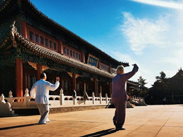 一点领，周身坠：这才是太极劲道的精髓