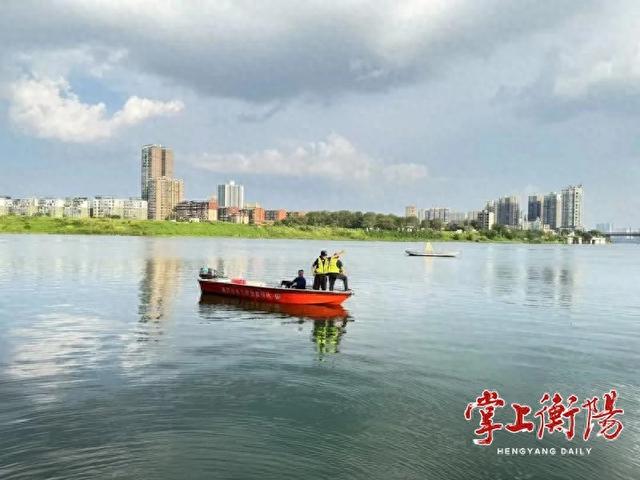 潜水爱好者在湘江发现长80cm“铁疙瘩”！警方：高度疑似航空炸弹，紧急调派专业人员和设备赶赴现场
