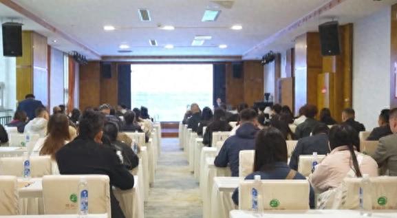 镇宁自治县2025年旅游行业高质量发展与能力提升大培训开班