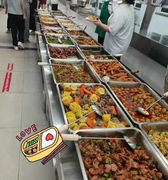 北京下了死命令，2027年底前，所有中小学必须告别“校外配餐	”