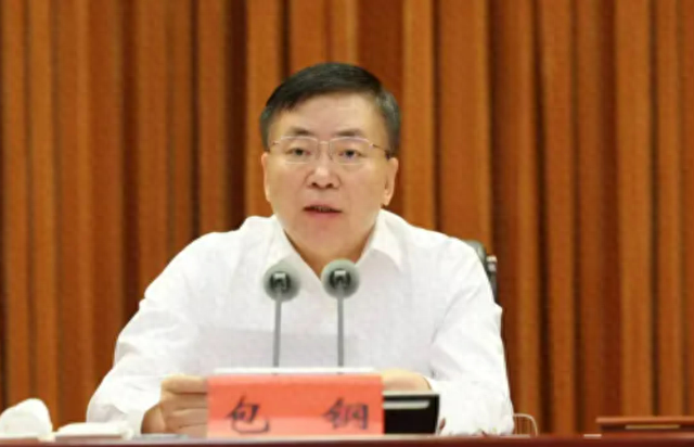 包钢已任内蒙古自治区政府党组书记