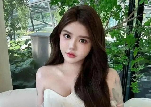 四婚三离、未婚先孕，手撕亲妈，整容33次，26岁的她咋疯成这样?