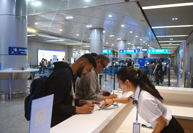 潮声丨暑期入境人数井喷，“进货式旅游”带火“义乌+”