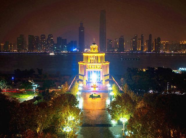 长江上共有20座城市，为何只有武汉是唯一以长江为中心的城市呢