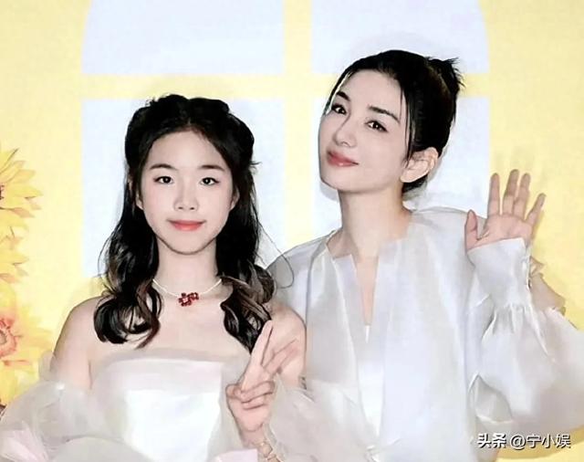霍思燕点名炮轰，前夫骂她淫猫：女儿出言不屑，撕碎黄奕的体面