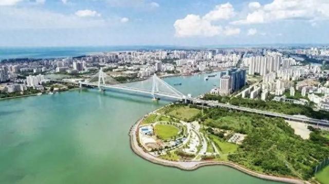 翟培基新作：我们海南 ——为海南自贸港即将封关而作