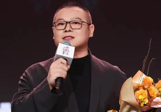 北京这一夜，官宣新身份的岳云鹏，彻底颠覆了大众对他的固有认知