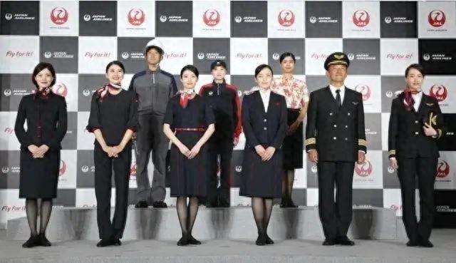 当女性空乘换上平底鞋