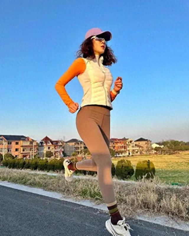 冬天跑步必避4个坑！犯一个就白练，越跑越伤还遭罪