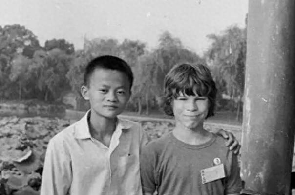 40年前落难时，这对夫妇给马云200块钱，如今马云这样回报他们