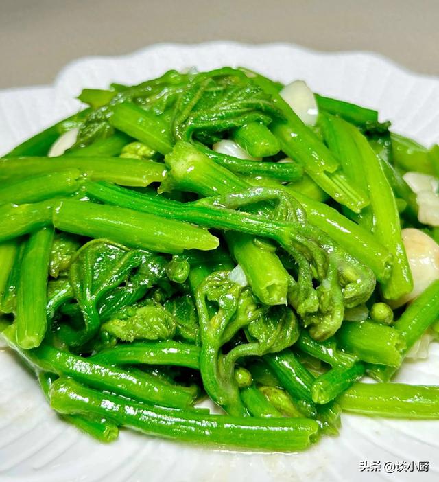 立秋过后要使劲吃，一排毒、二助眠、三清肝护眼，清爽脆嫩 别错过