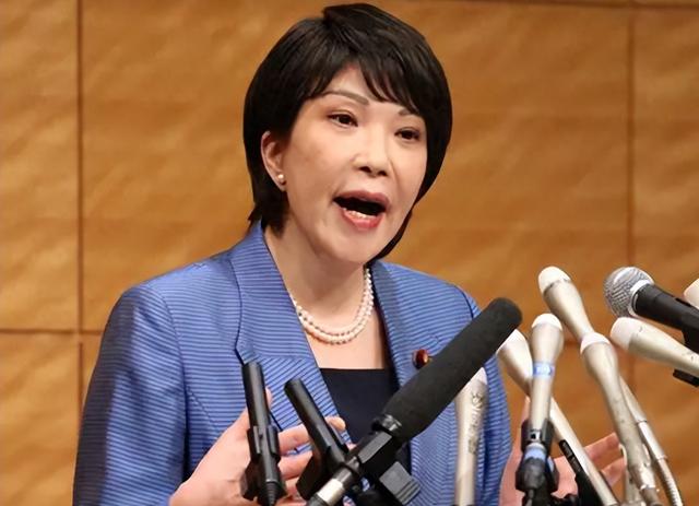 美媒出马打脸，特朗普训示高市，日本还想平事，中方回应绝不接受