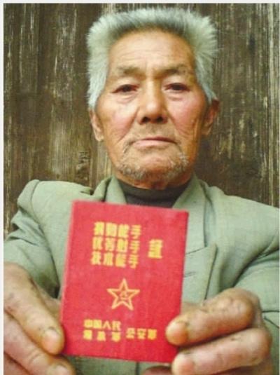 老人隐藏身份47年，晚年为救女求助政府：毛主席让我不得透露身份