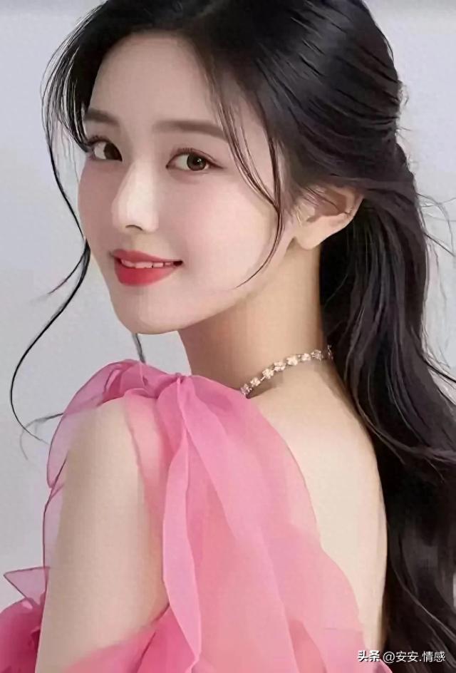 90%男生不知道!肢体接触按这个顺序来,女生会主动靠近你