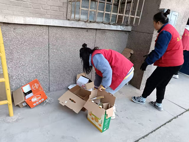 福利路街道兰化25街区社区开展“志愿服务我践行 垃圾分类我先行”主题活动